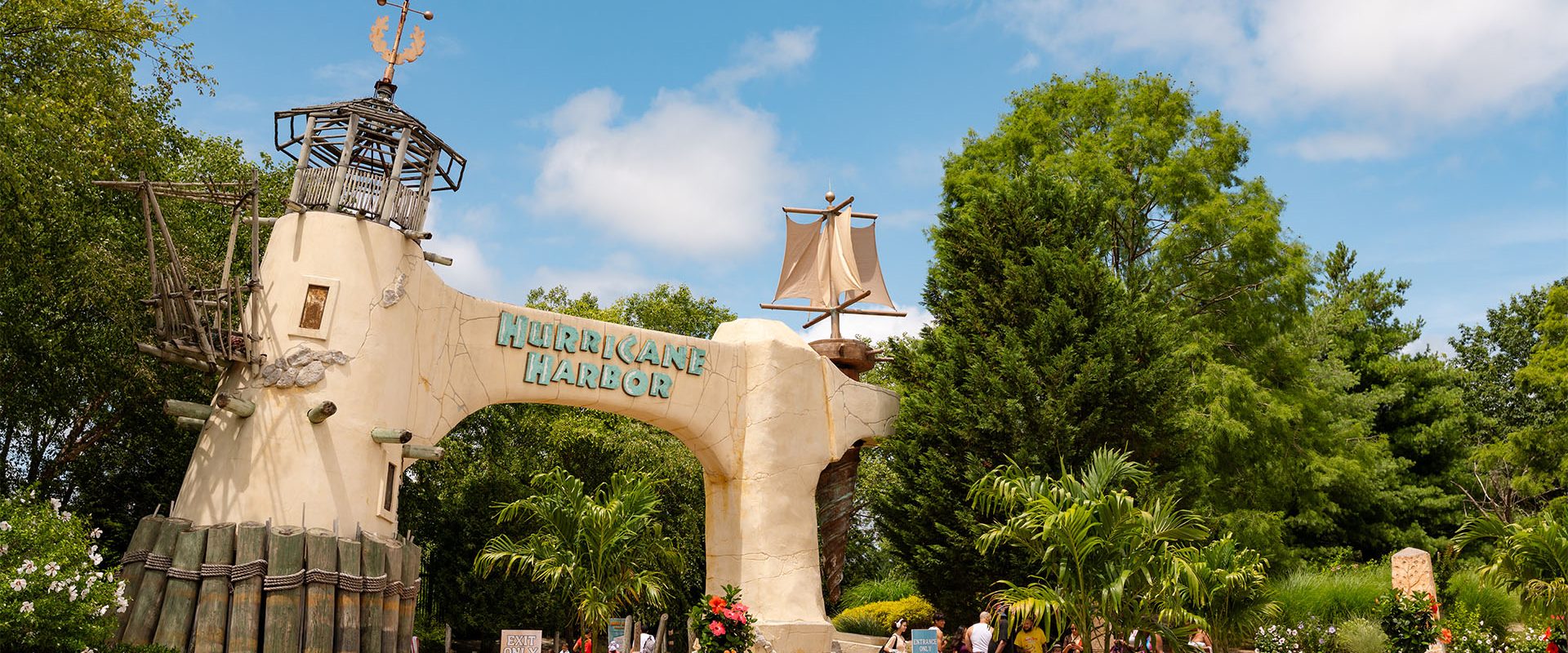 Hurricane Harbor entrance